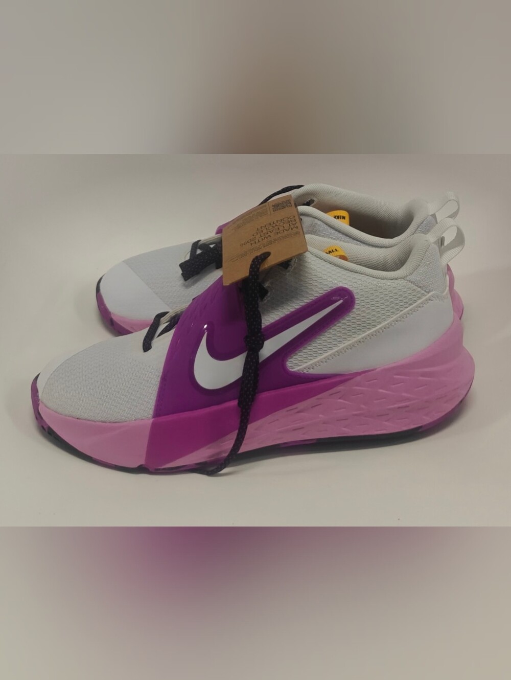 Nike Team Hustle 7Y Kids Basketball Shoes Unisex Black White EUR 40 Youth Sneake